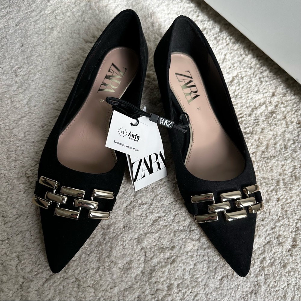 Zara suede pointed ballet flats with gold chain buckle detail brand new with tag
